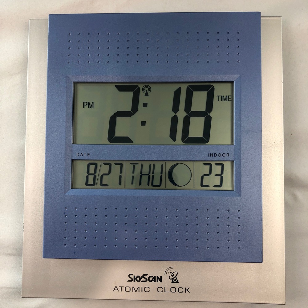 SkyScan Atomic Clock Model 86715 Digital Wall Desk Temperature Moon Phase Blue